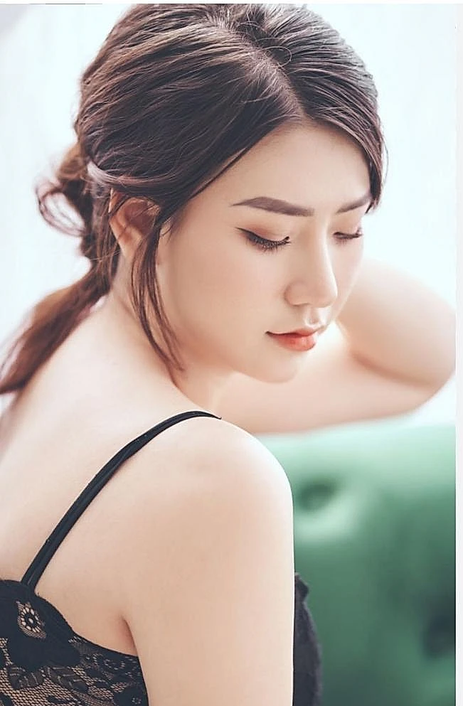Miko - Berlin Escort Bayan