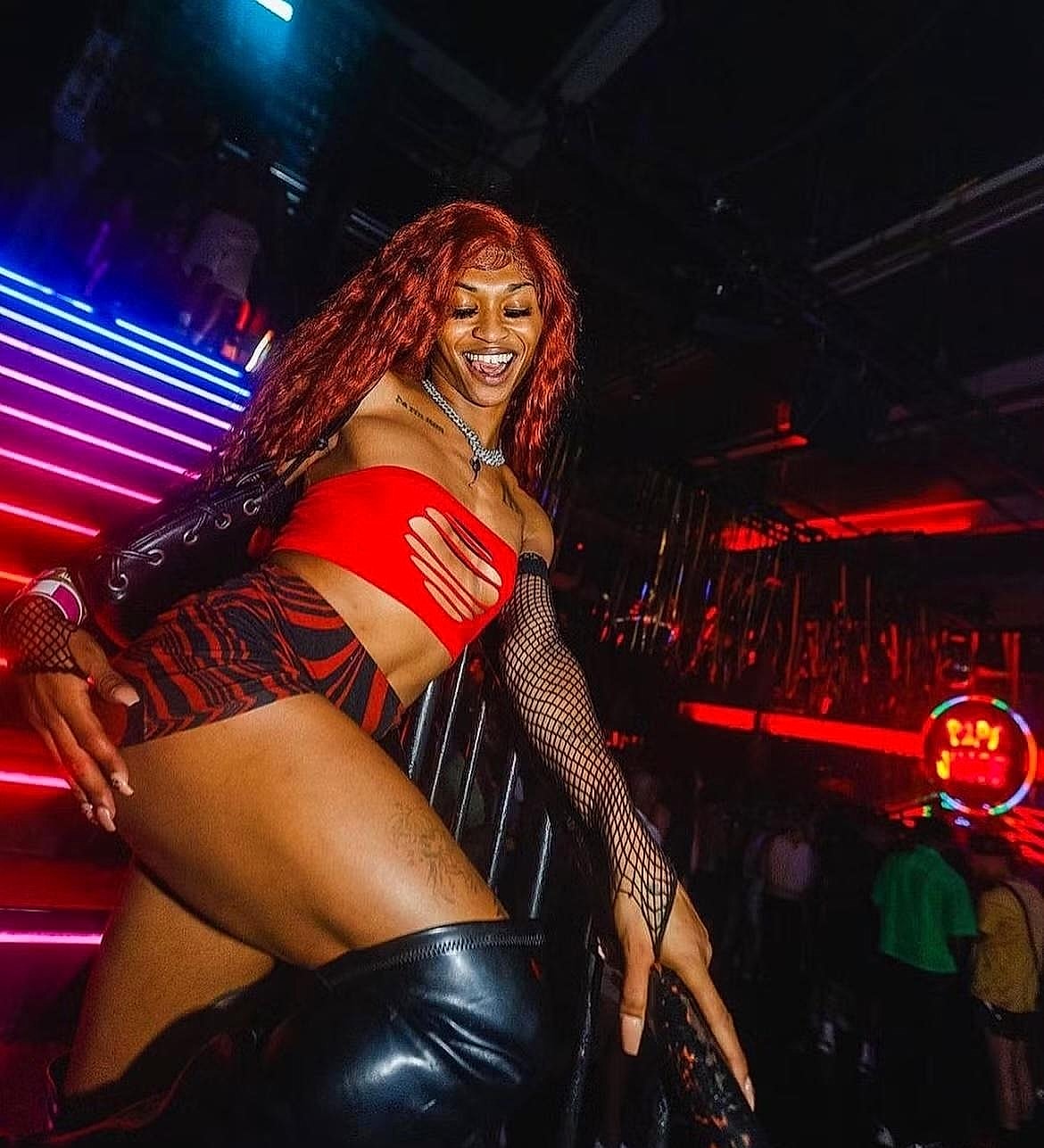 DOLLNXTDOOR - New York VIP Escort Bayan